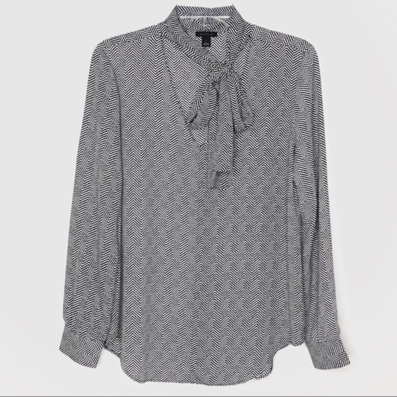 Ann Taylor Tops - Ann Taylor Black White Zig Zag Bow Neck Top Size XSP